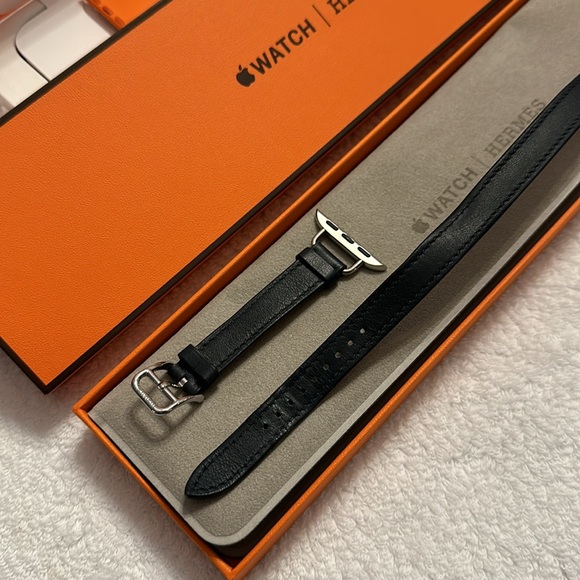 Apple Watch Hermès - Vert Rousseau Swift Leather Attelage Double Tour - Picture 2 of 11